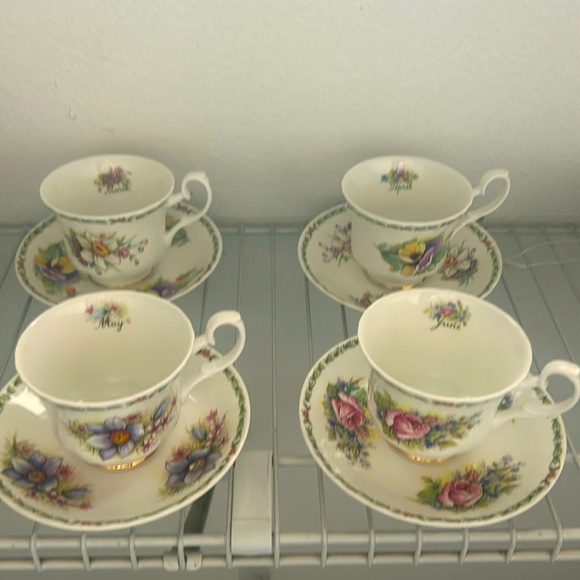 Four tea cups and saucers. - Picture 1 of 6